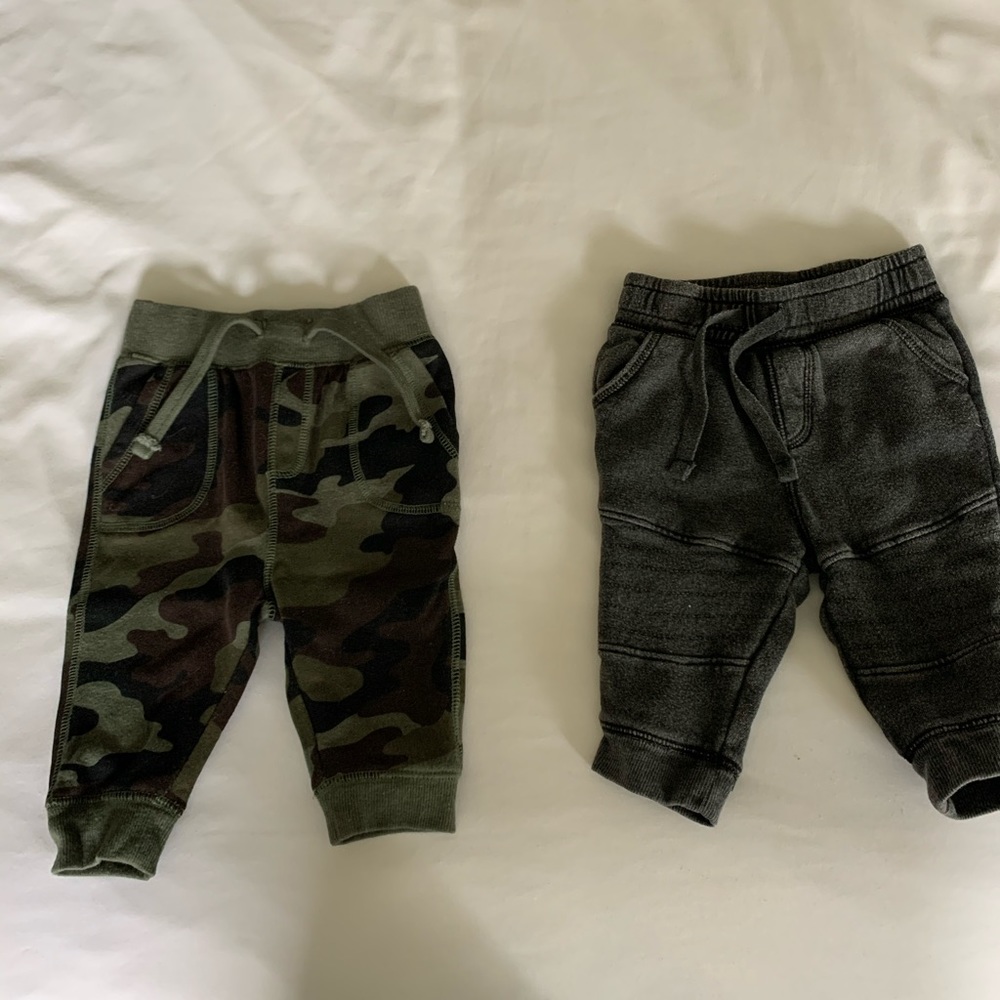 2 pairs tucker + Tate pants